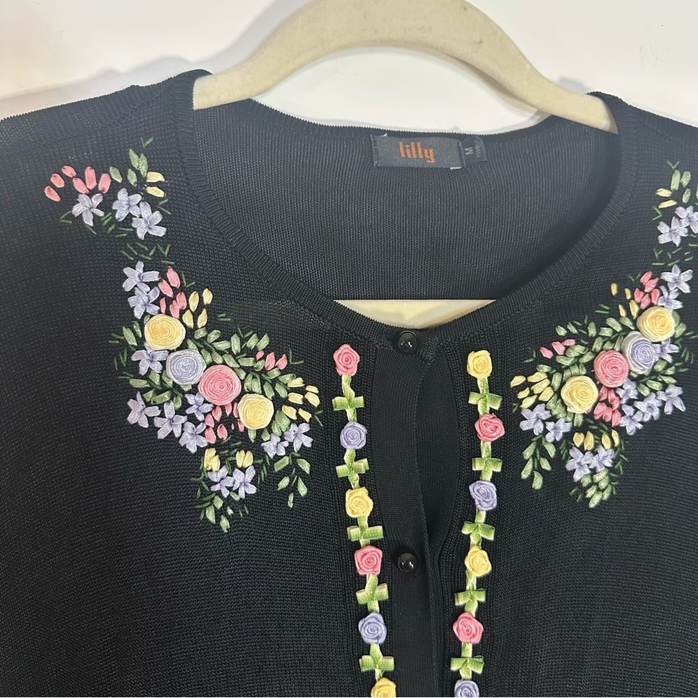 Lilly‎ Black Embroidered Floral Button Front Cardigan Sweater M - Picture 3 of 16